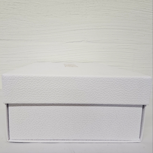 Christian Dior Nesting Storage Box with Stuffing in White and Gold NWOT - Picture 8 of 13
